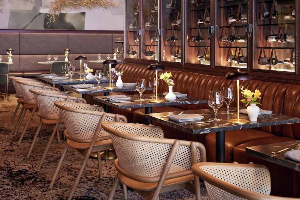 restaurant cafeteria