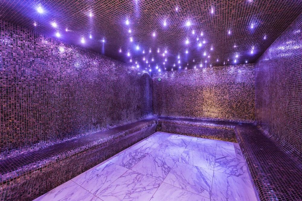swimming pool spa