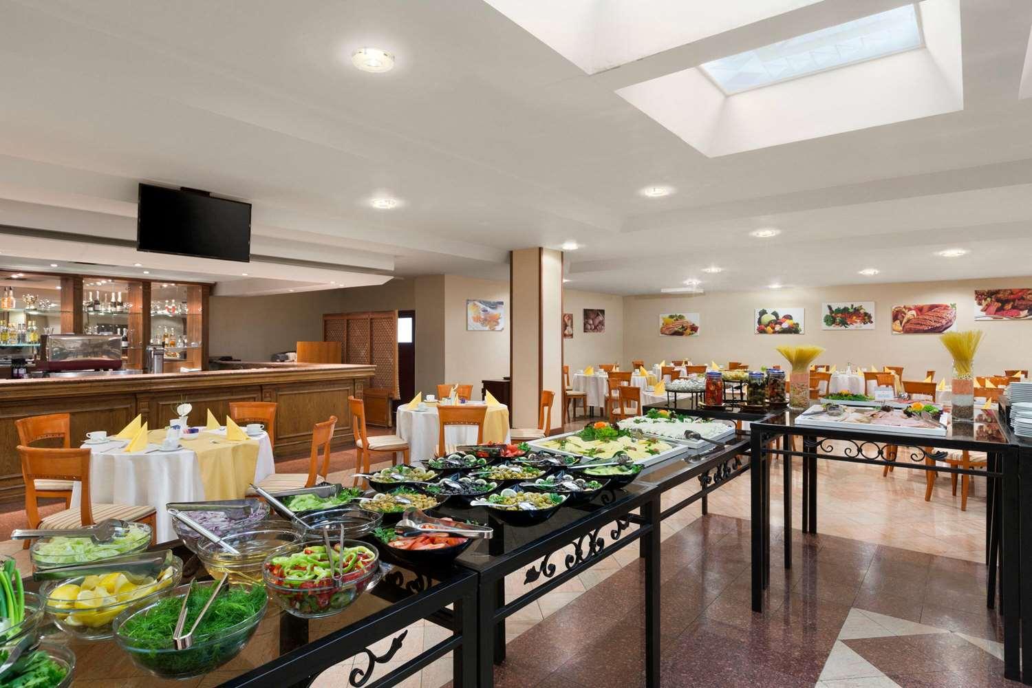 restaurant cafeteria
