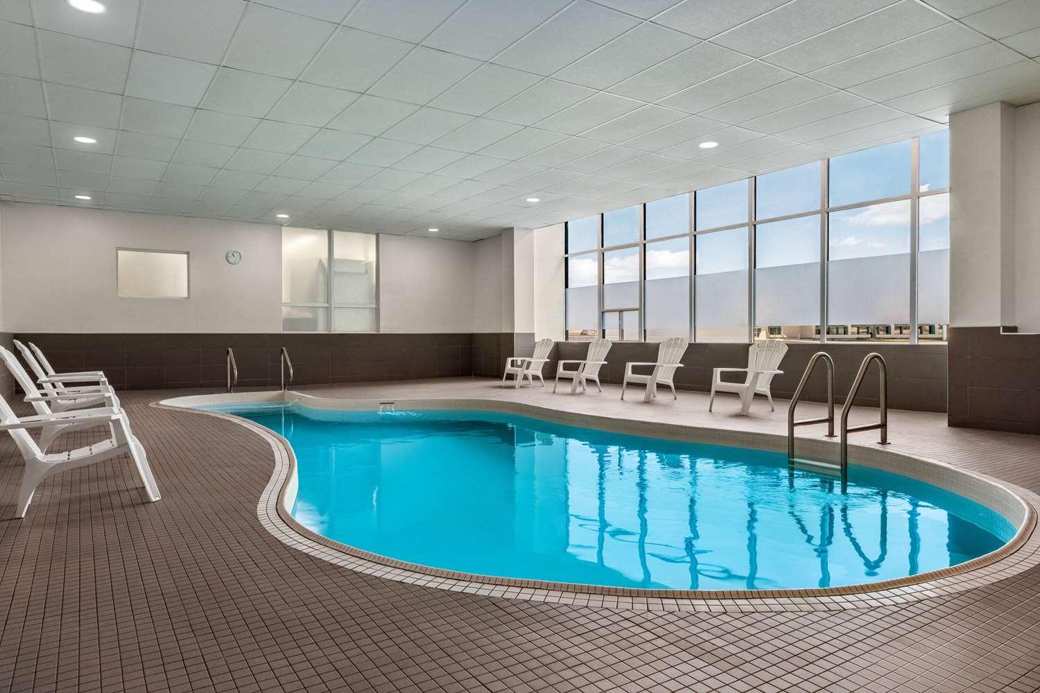 swimming pool spa