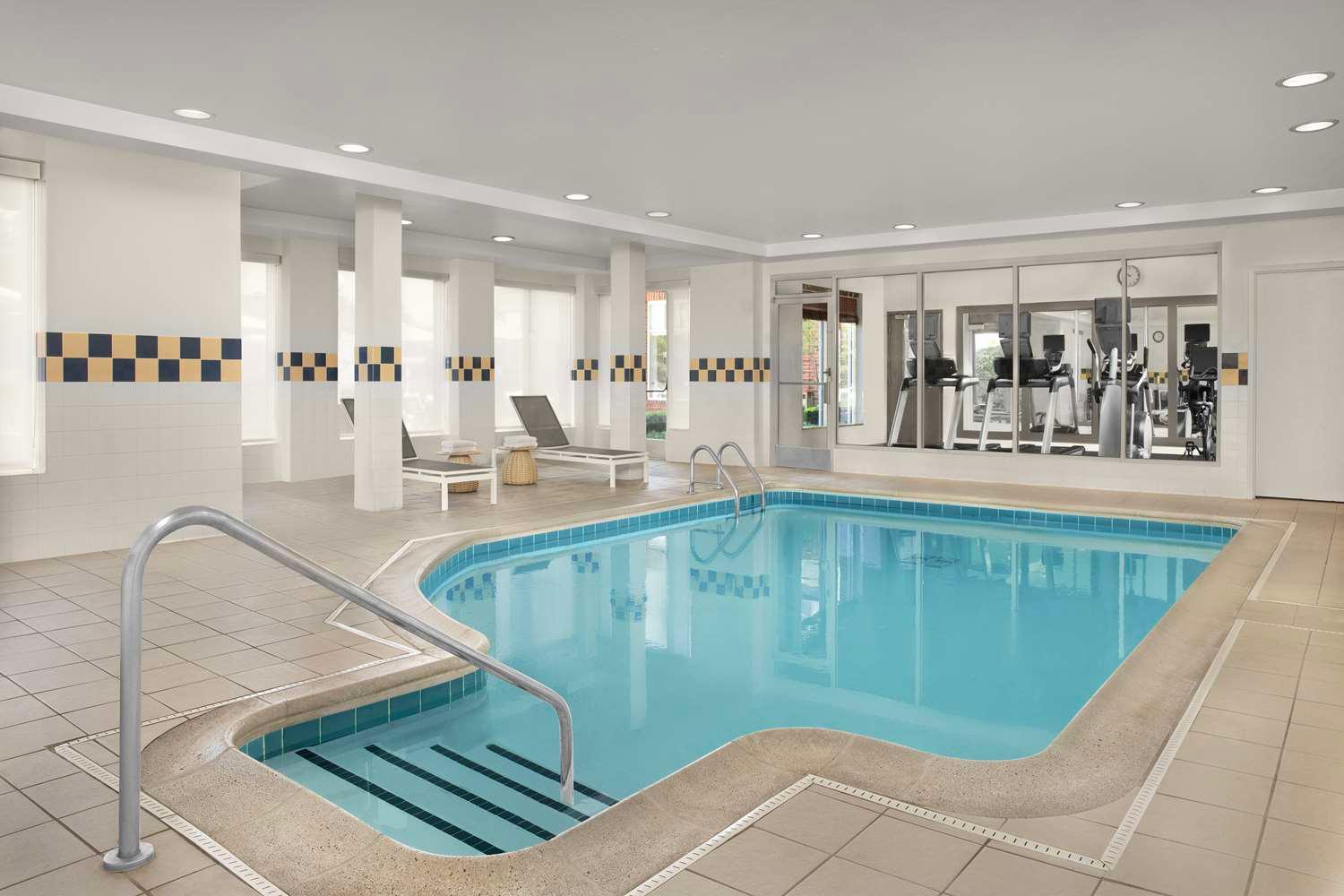 swimming pool spa