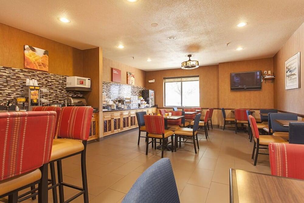 restaurant cafeteria