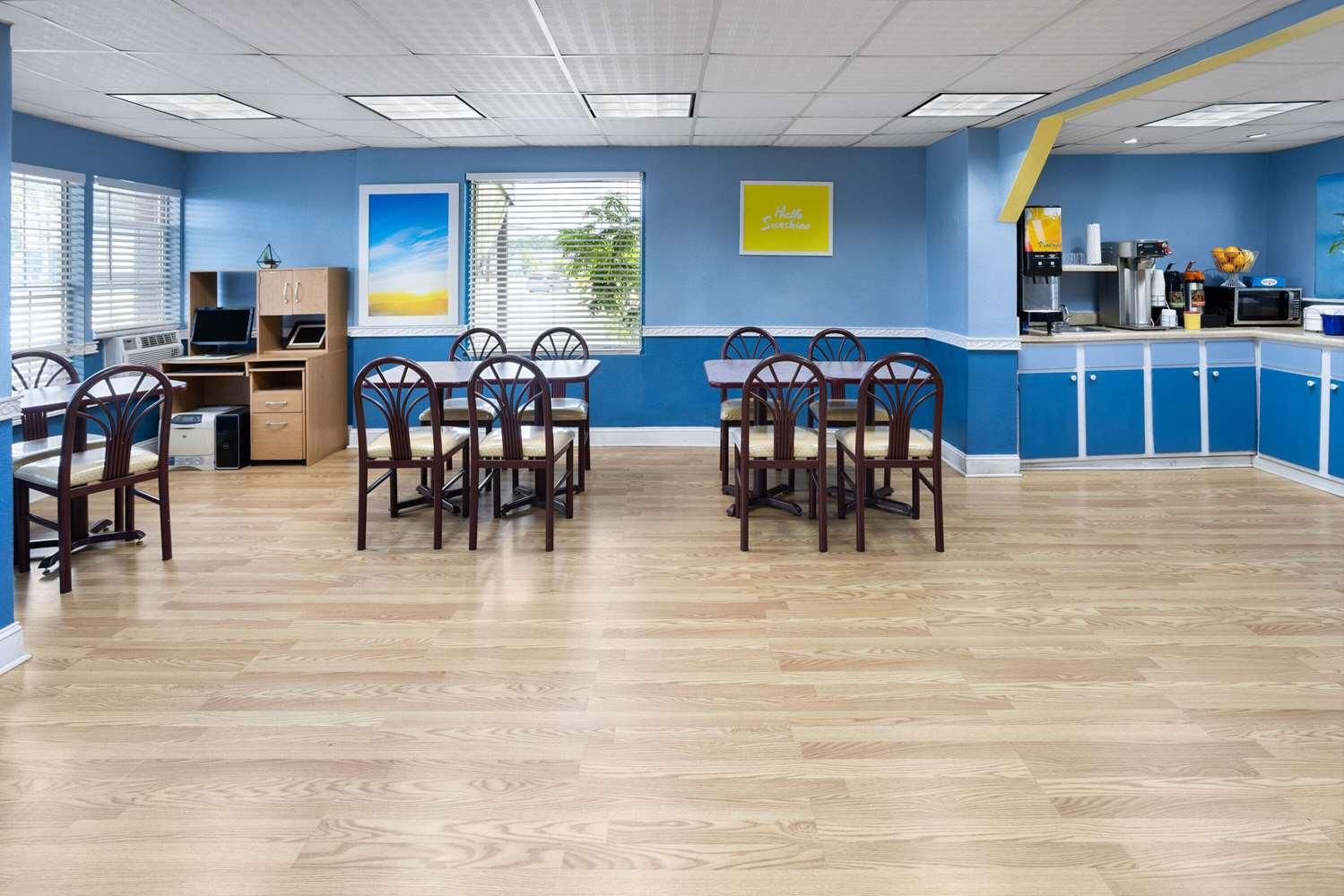 restaurant cafeteria