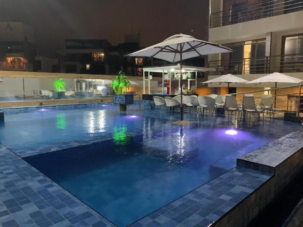 swimming pool spa