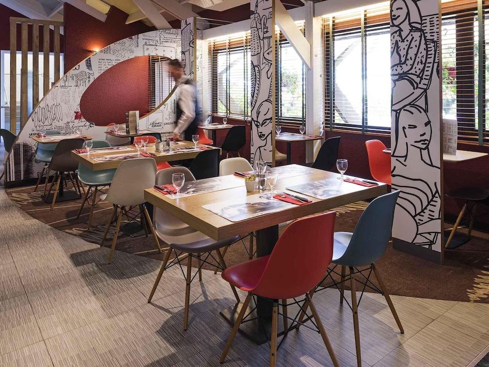 restaurant cafeteria