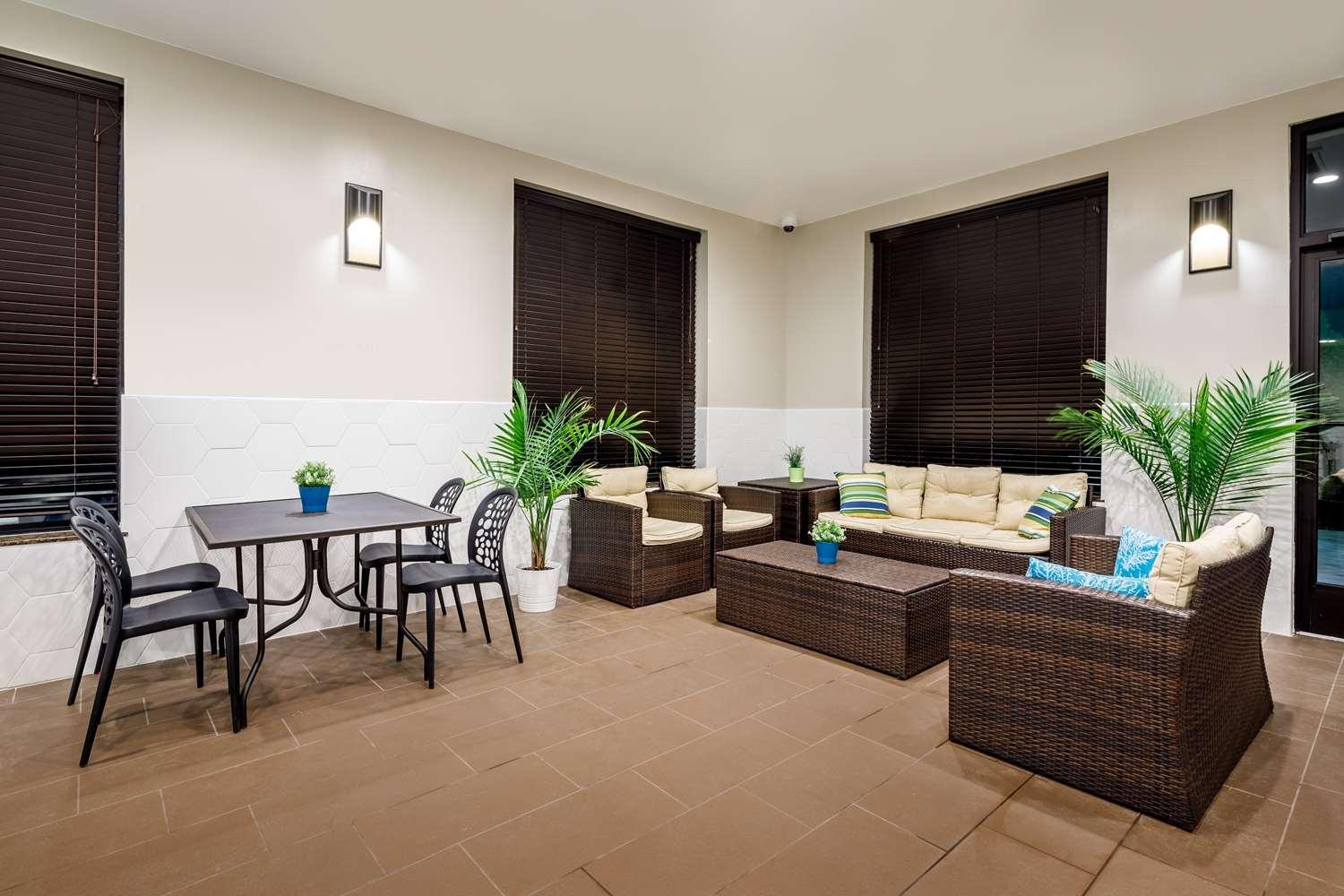 lounge