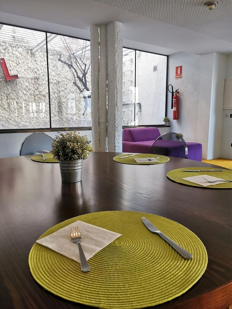 restaurant cafeteria