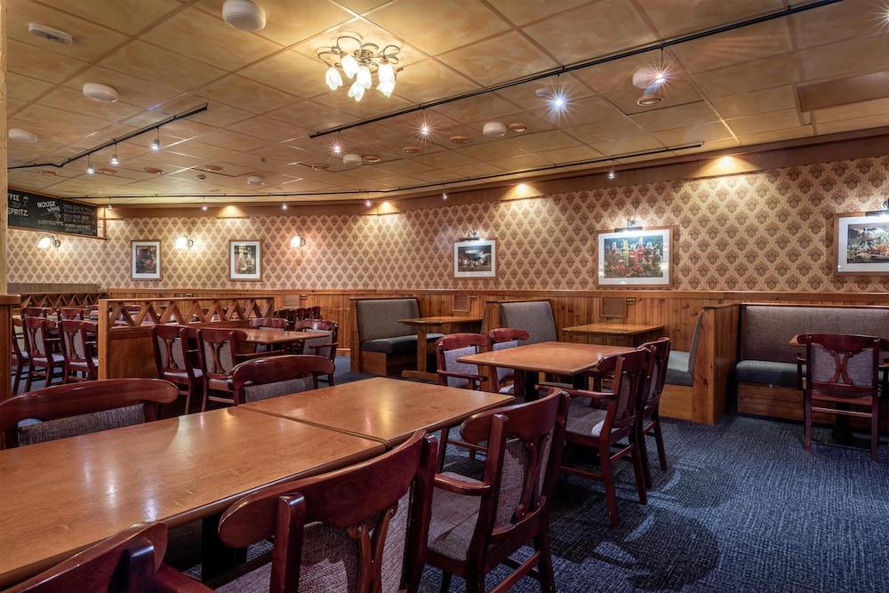 restaurant cafeteria