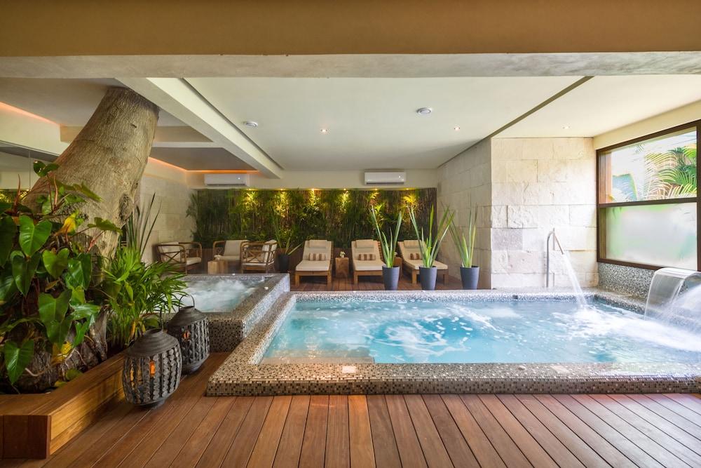 swimming pool spa