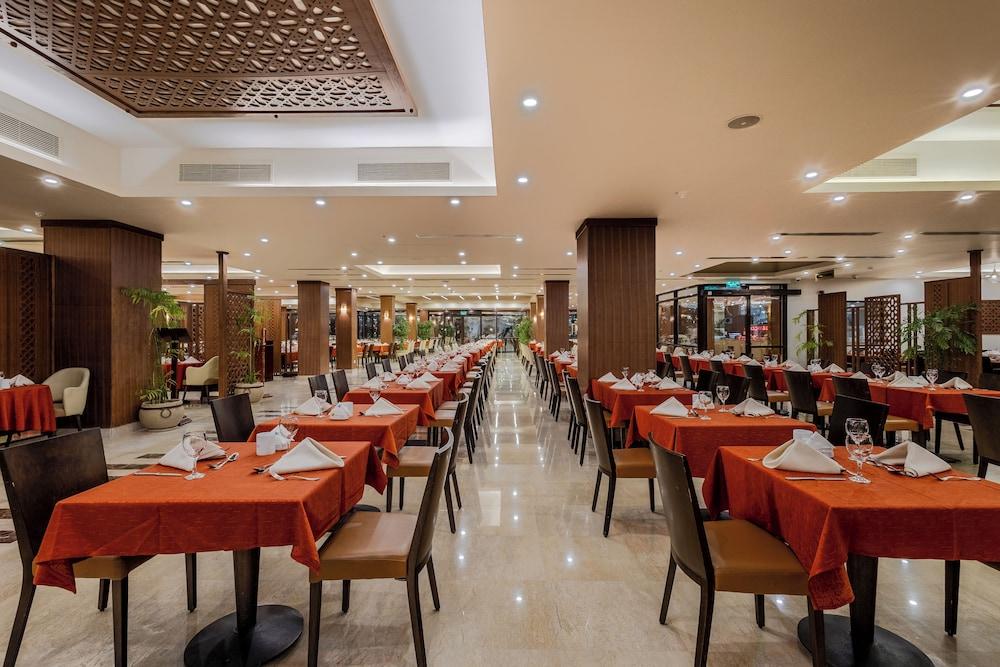 restaurant cafeteria