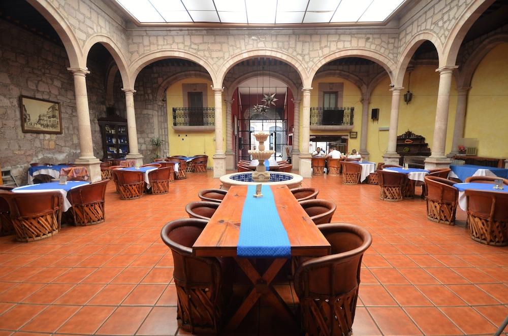 restaurant cafeteria