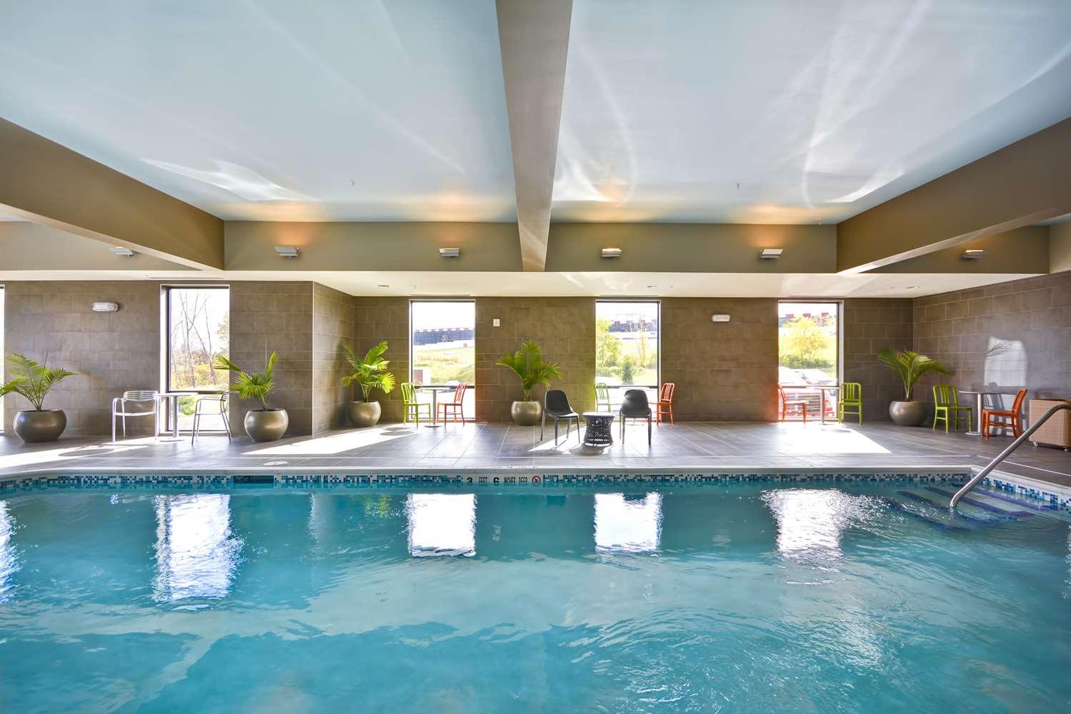 swimming pool spa