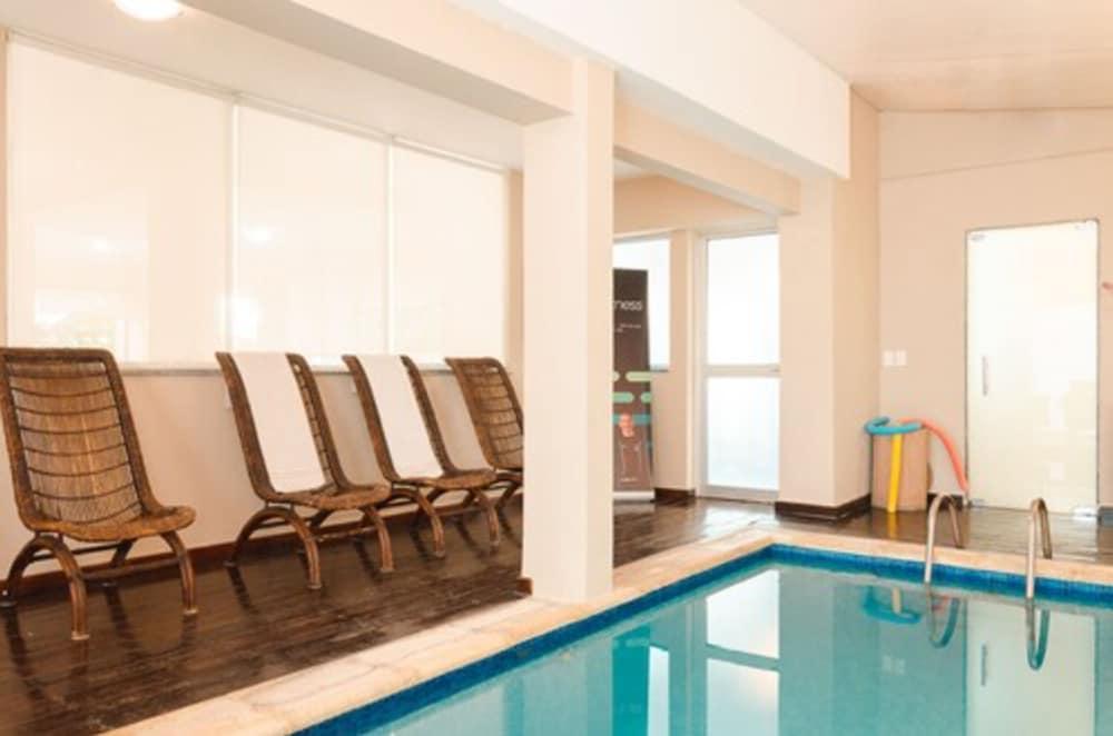 swimming pool spa