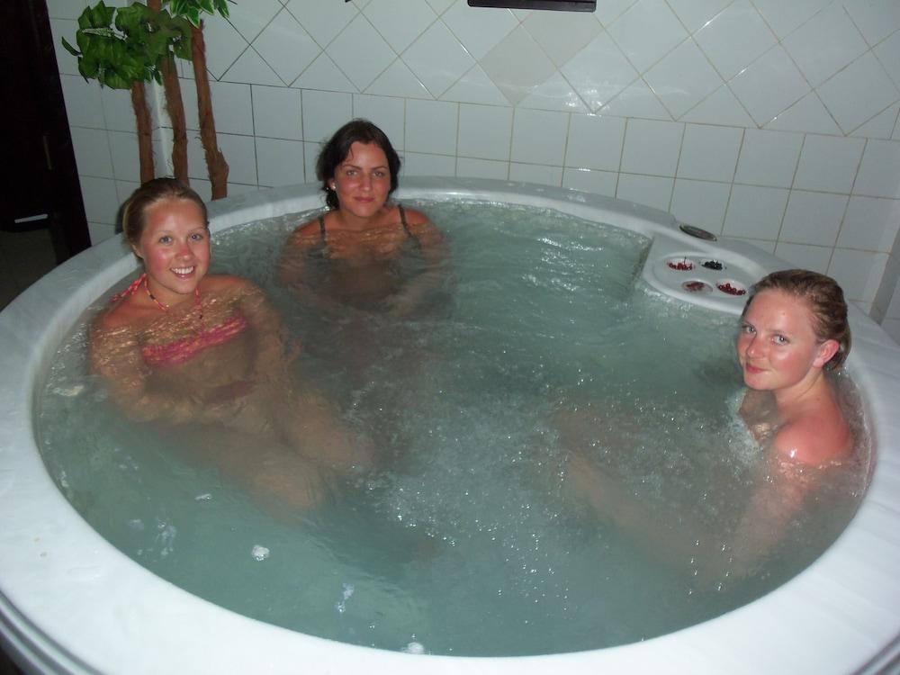 swimming pool spa