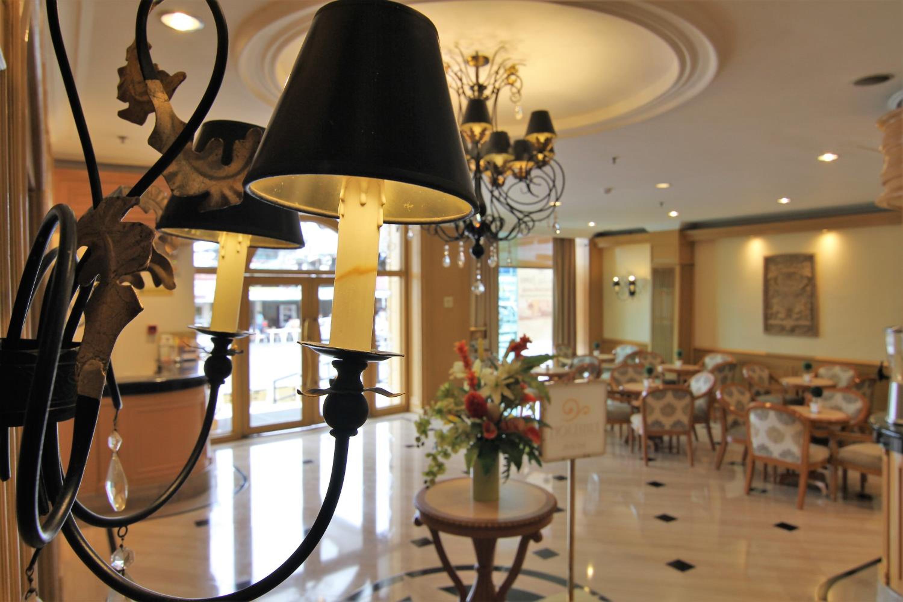 restaurant cafeteria