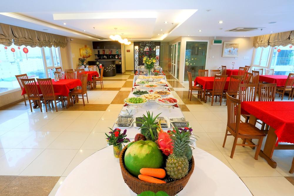 restaurant cafeteria
