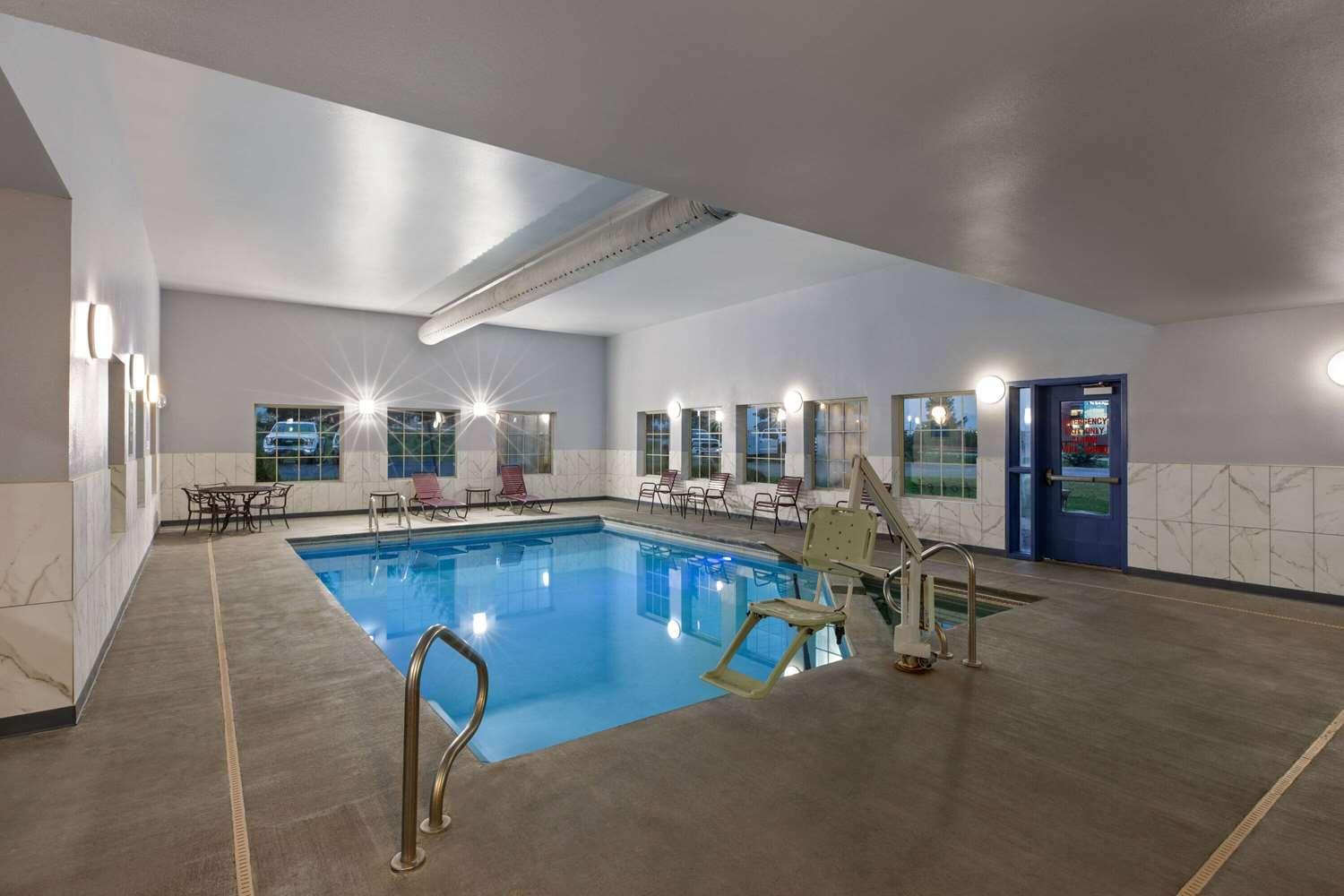 swimming pool spa