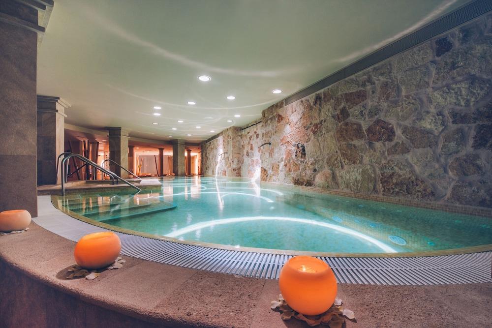 swimming pool spa