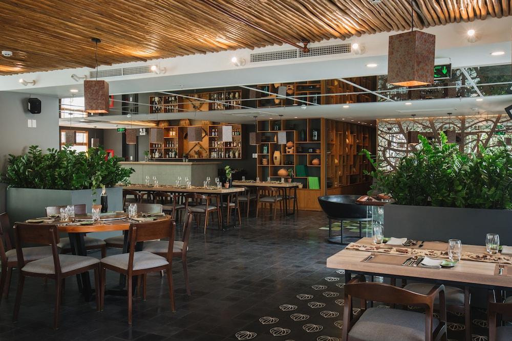 restaurant cafeteria