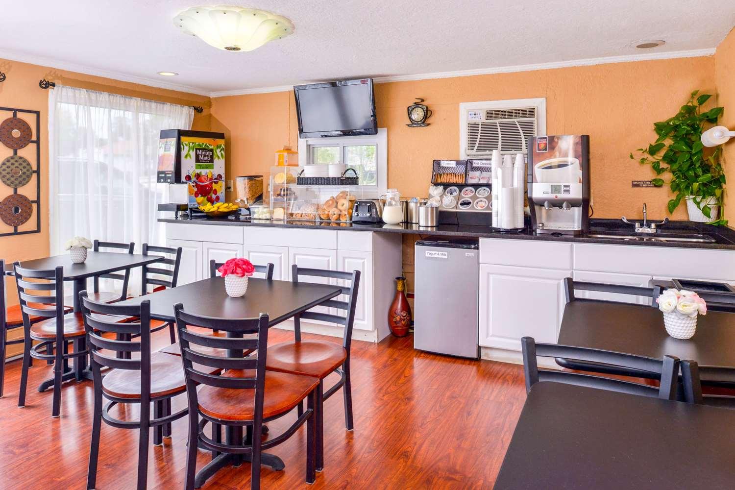 restaurant cafeteria