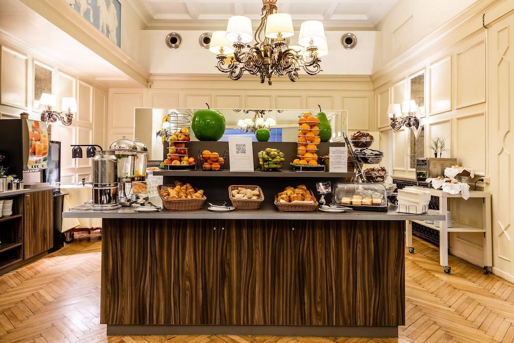 restaurant cafeteria