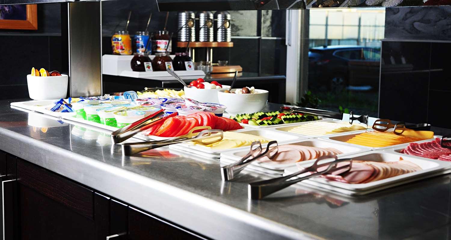 restaurant cafeteria