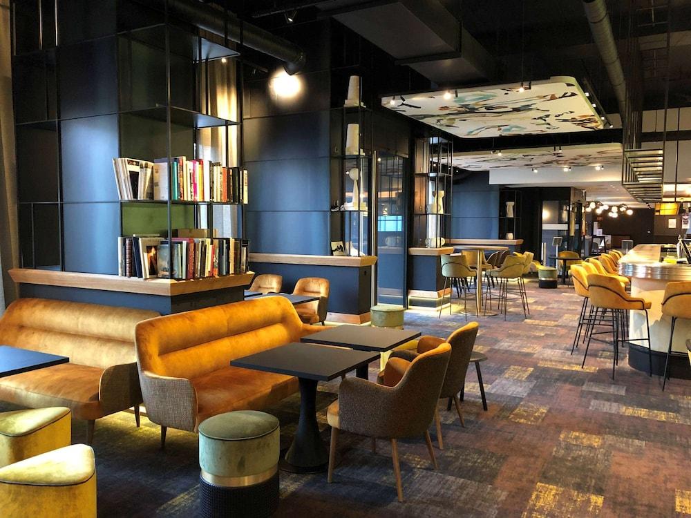 restaurant-cafeteria