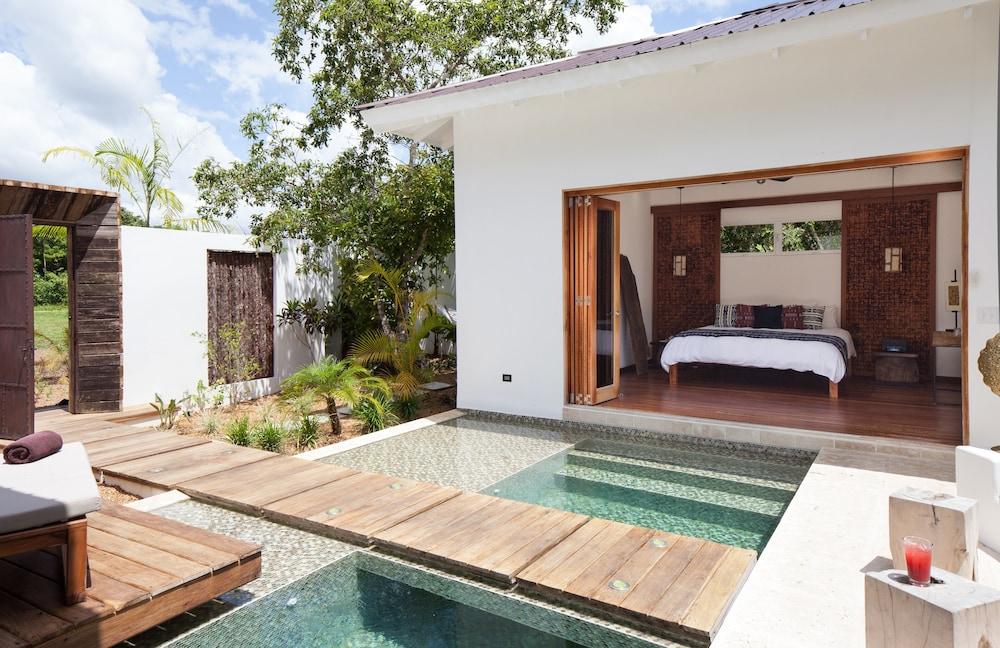 swimming pool spa