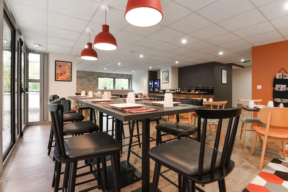 restaurant-cafeteria