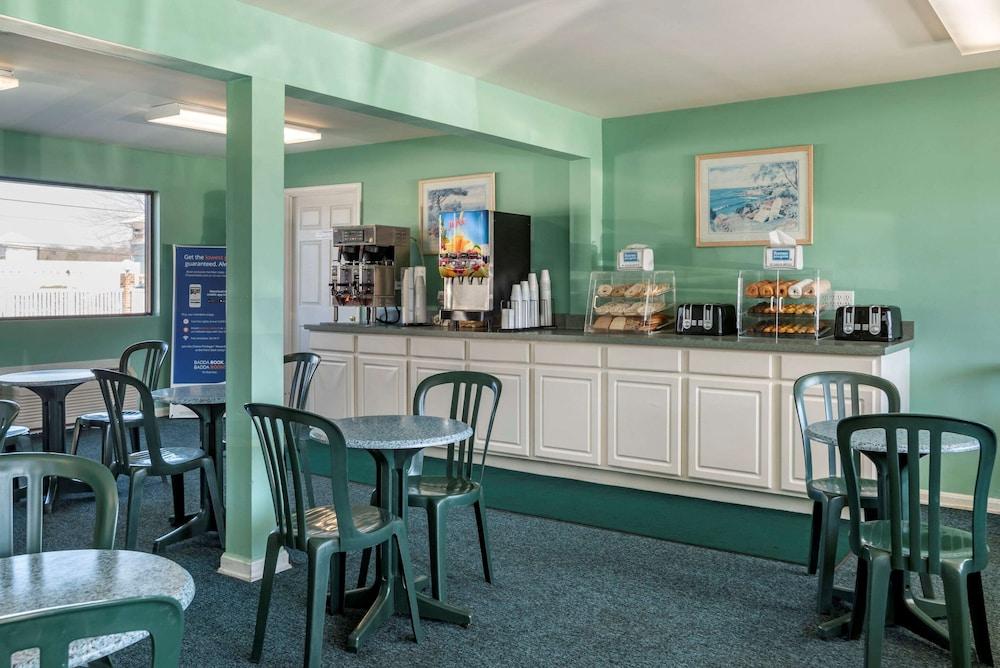 restaurant cafeteria