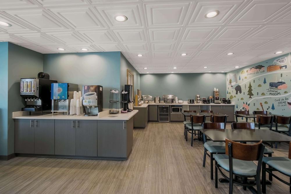 restaurant cafeteria