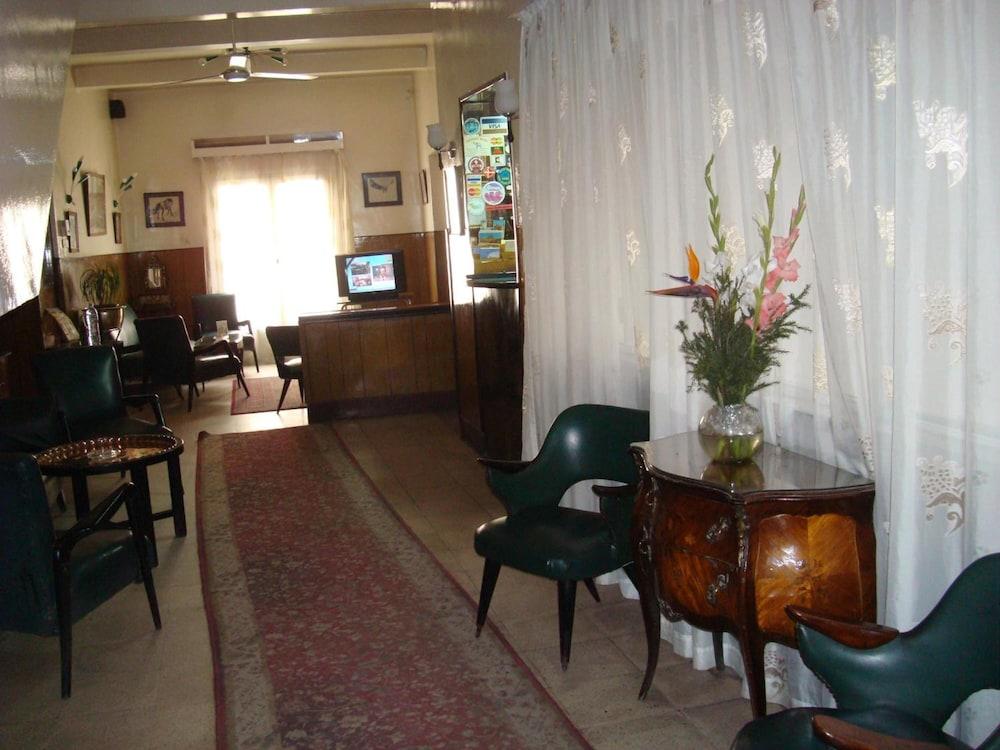 restaurant-cafeteria