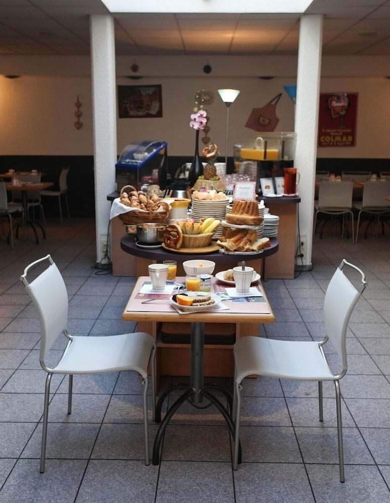 restaurant cafeteria