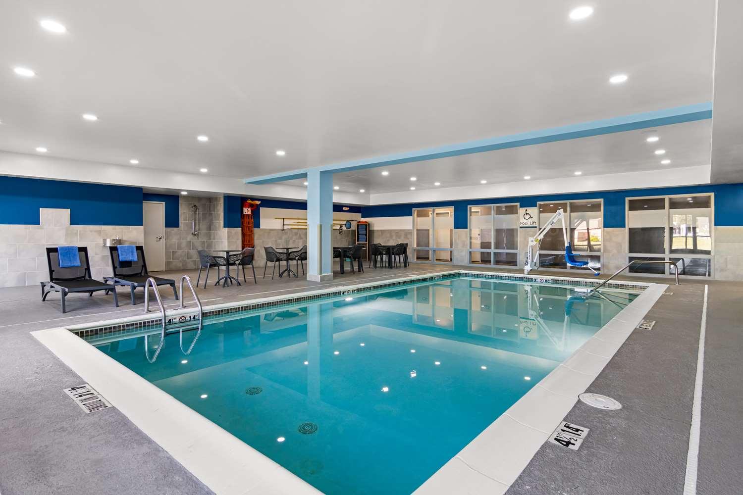 swimming pool spa