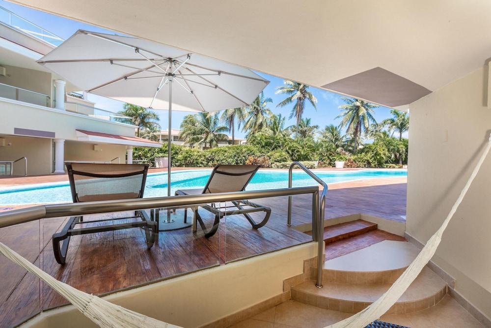 swimming pool spa