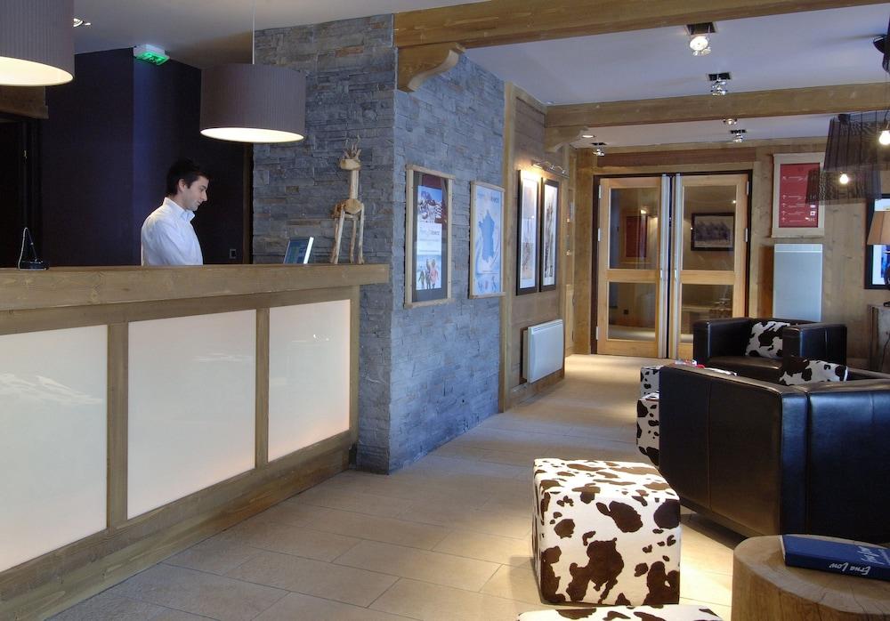 lobby