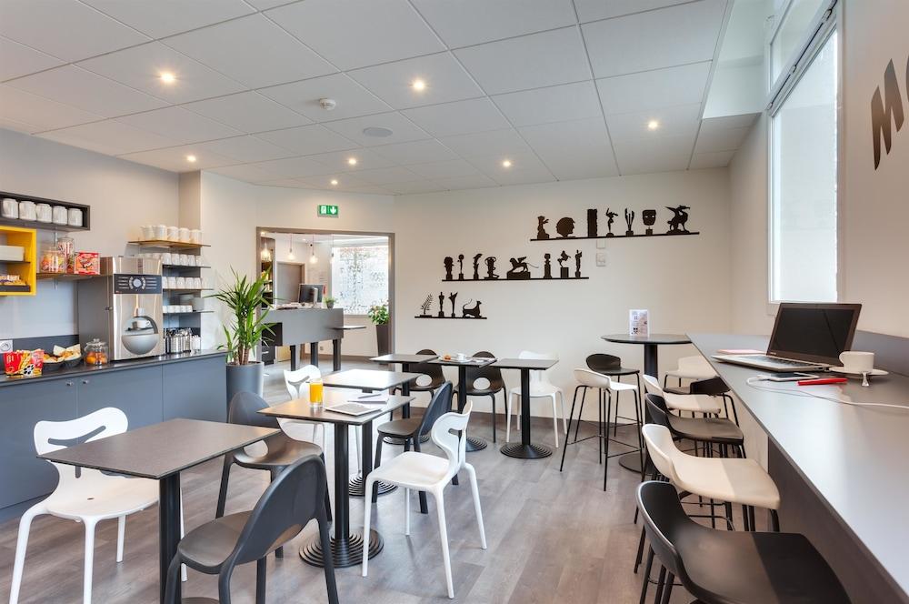 restaurant-cafeteria