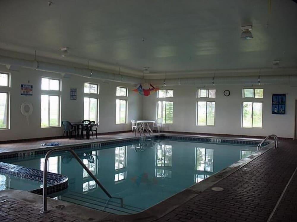 swimming pool spa