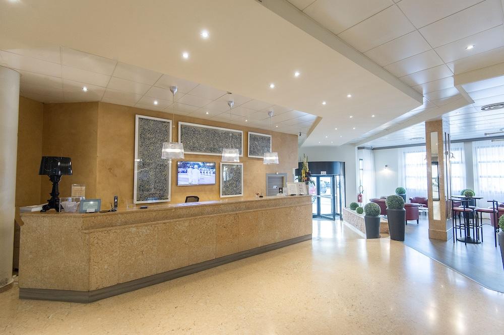 lobby