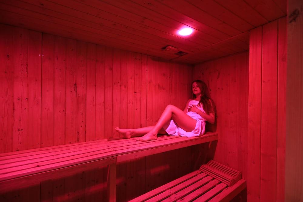 swimming pool spa