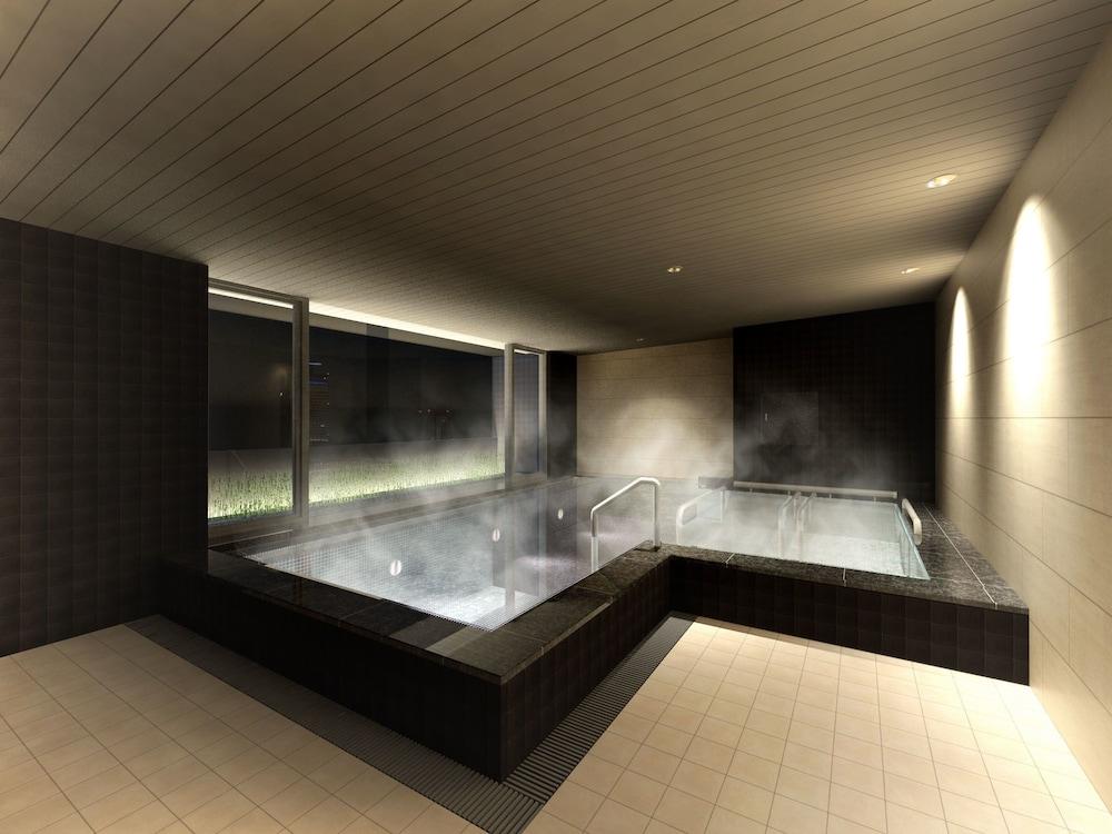 swimming pool spa