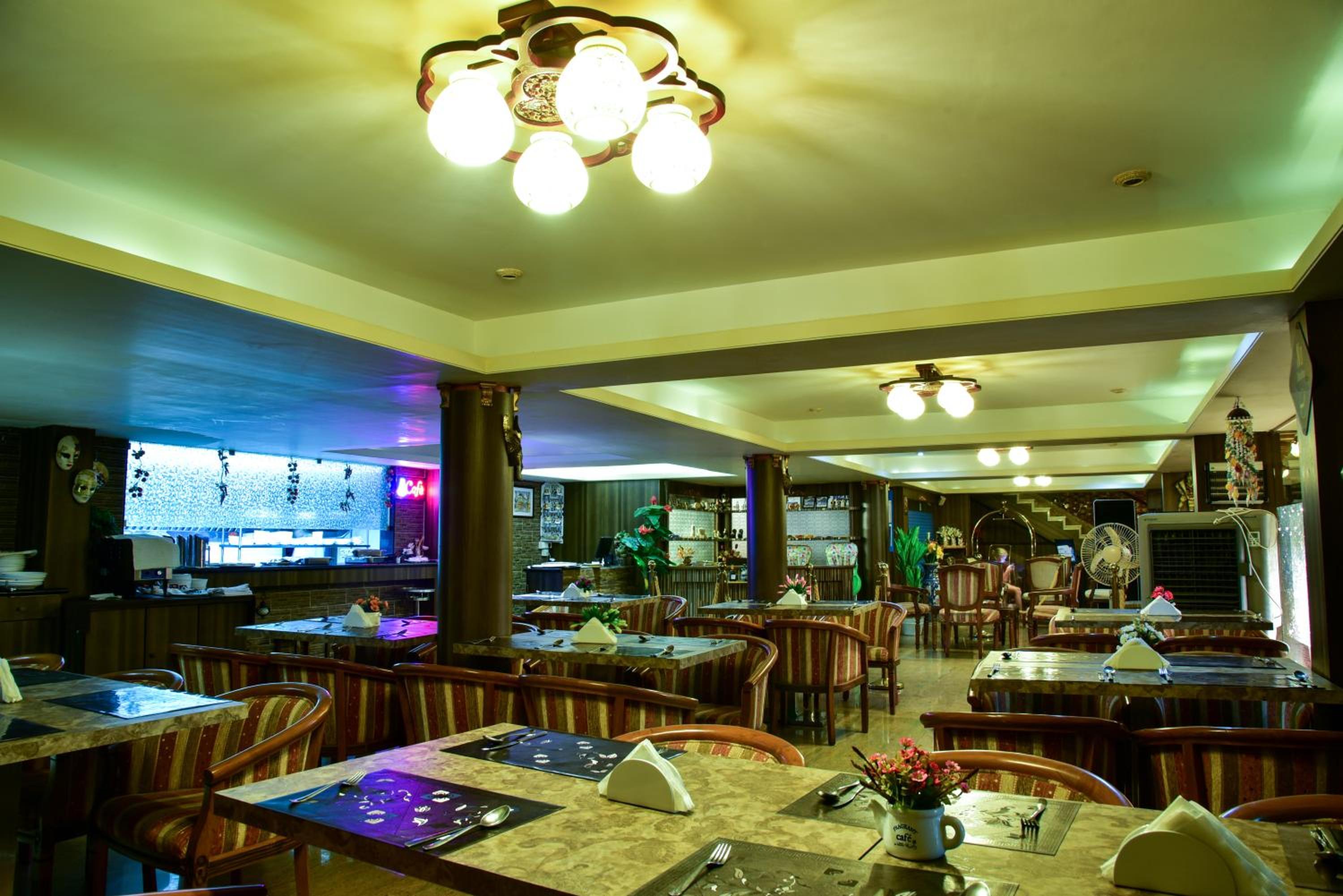 restaurant cafeteria