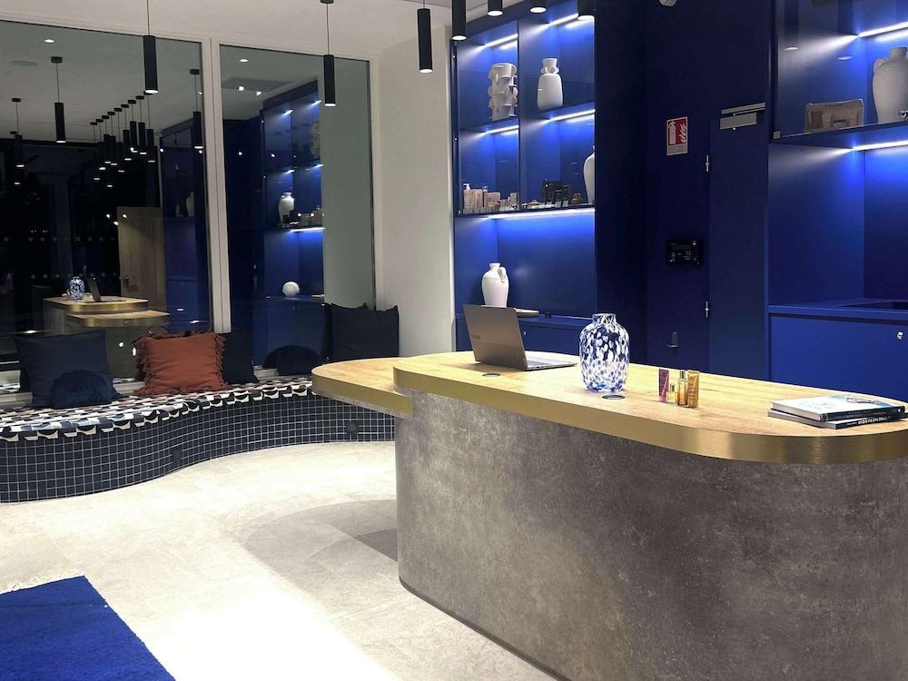 lobby