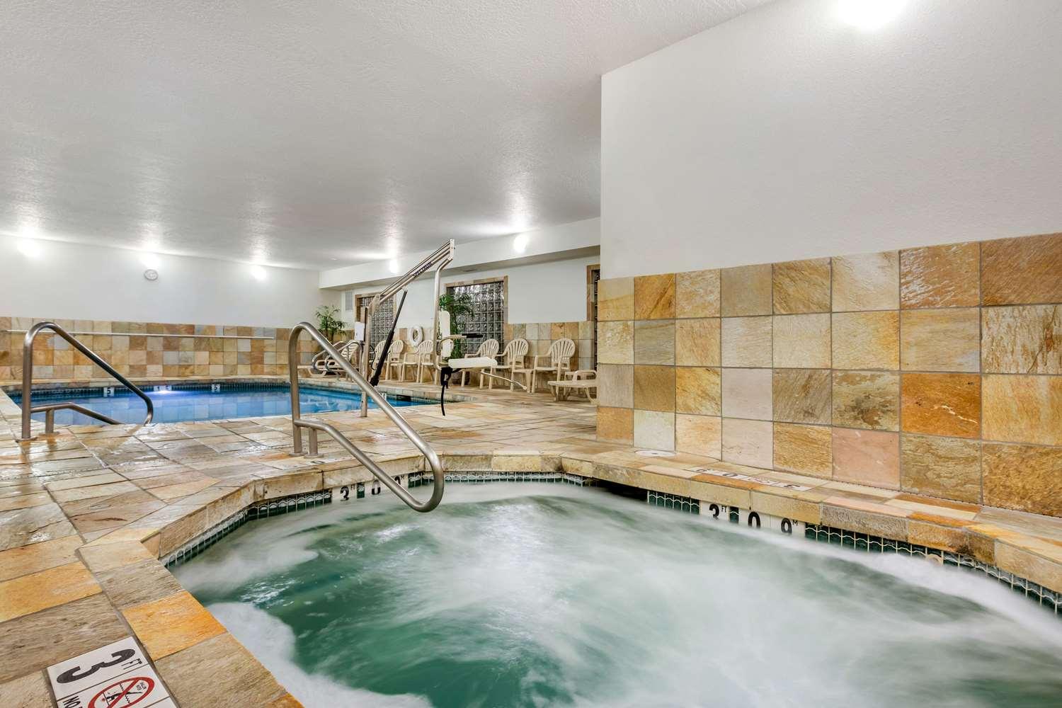 swimming pool spa