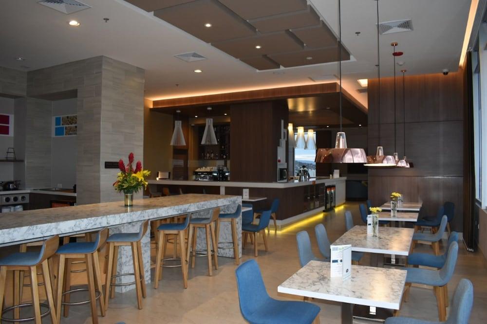 restaurant-cafeteria
