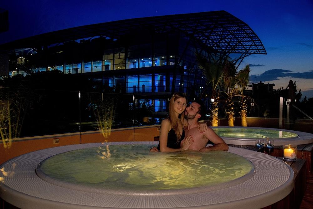 swimming pool spa