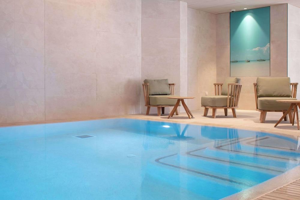 swimming pool spa