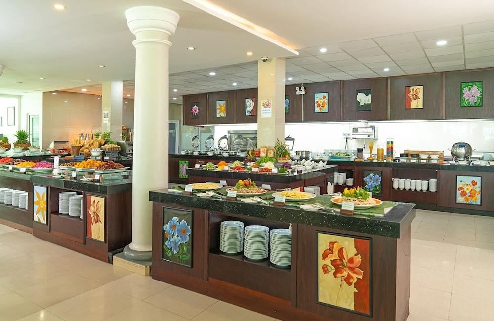 restaurant cafeteria