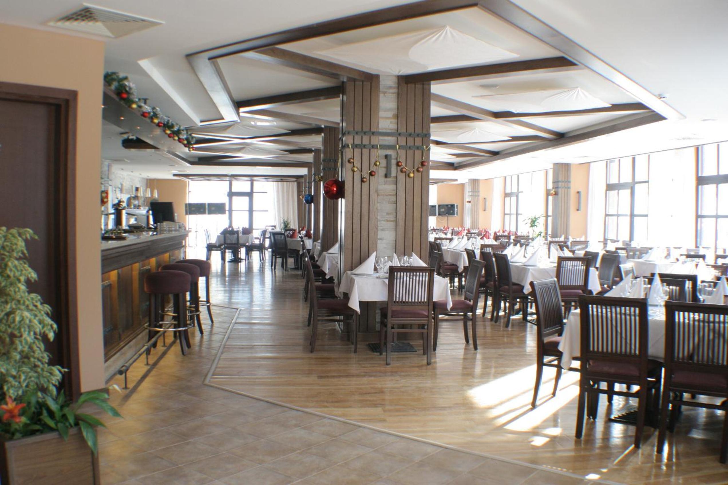 restaurant cafeteria