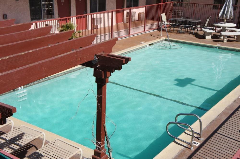 swimming pool spa